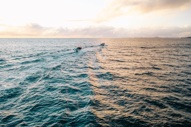 Staying Safe While Boating During a Storm.